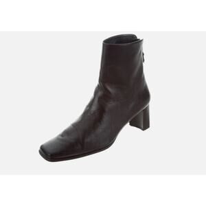 Stuart Weitzman Ankle Boot Black Leather Square Toe Center Zip Back Size 8M